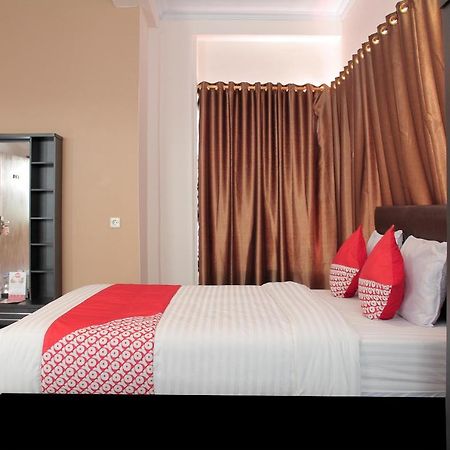 Hotel Oyo 222 M@Jayakarta Exterior foto